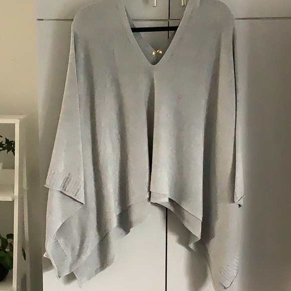 Escada poncho /  cape one size - Picture 2 of 7